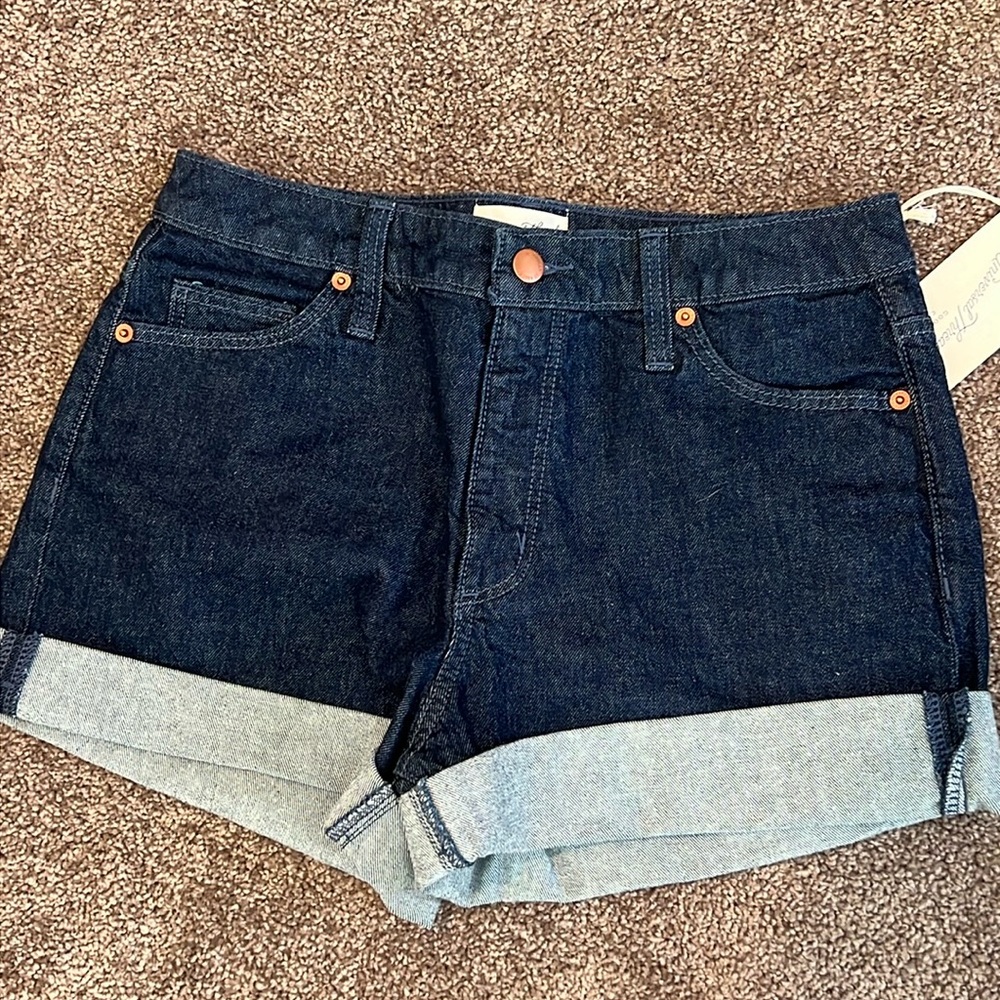 NWT UNIVERSAL THREAD Vintage Midi Dark Denim Shorts SIZE 6/28